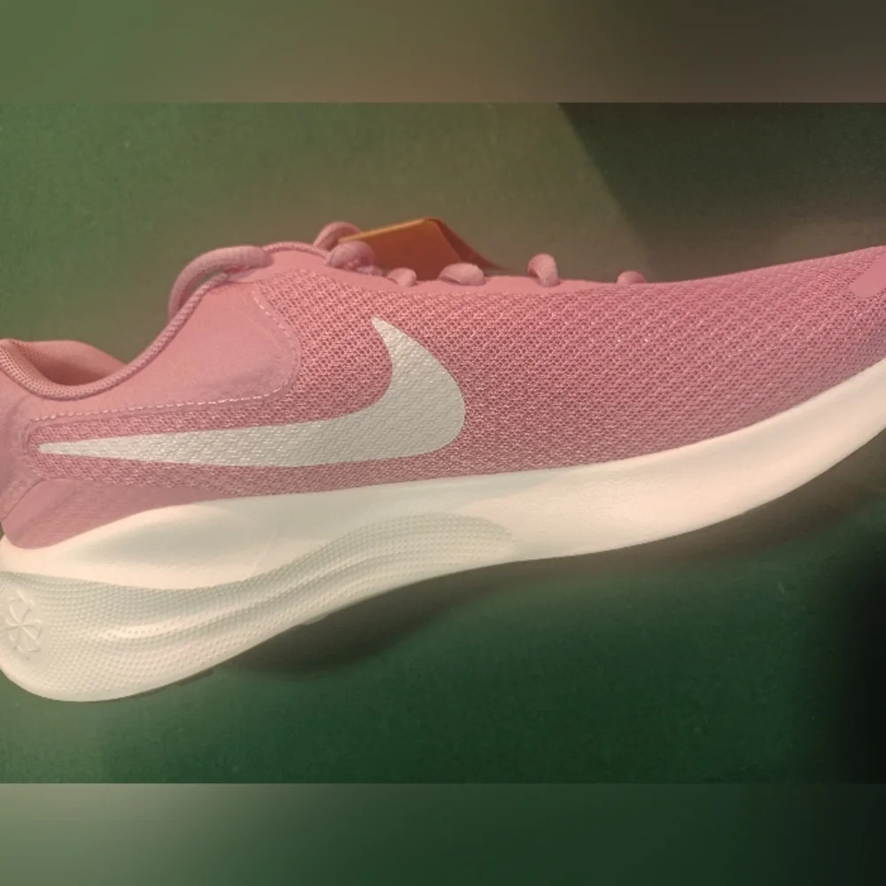 Nike Revolution 7 Women's Pink Athletic Shoes - Picture 4 of 9
